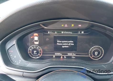 2018 Audi A4 2.0T Tech Ultra Premium/2.0T Ultra Premium z USA, uszkodzony, nr VIN WAULMAF42JA233811